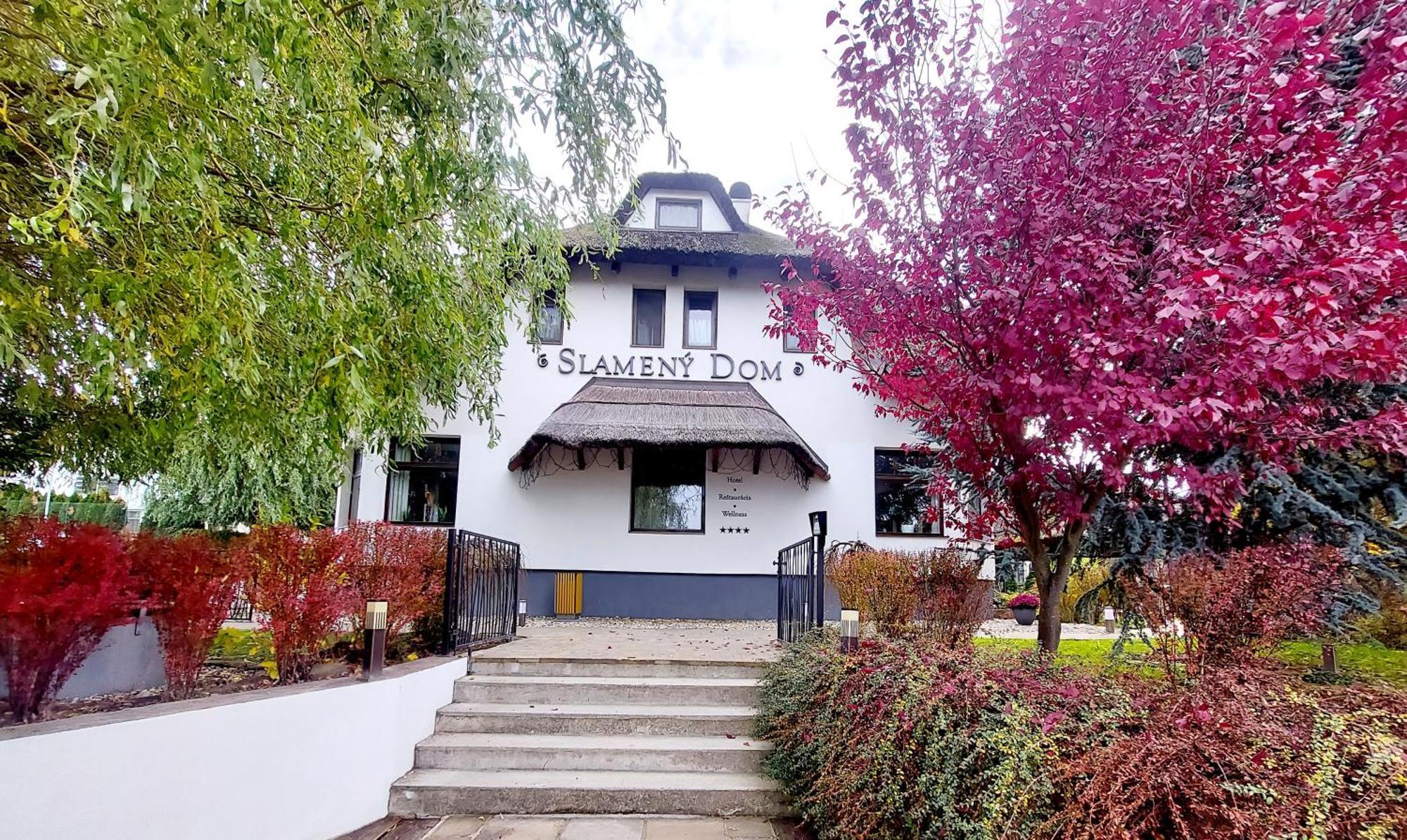 Hotel Slameny Dom & Spa Malá Ida 외부 사진