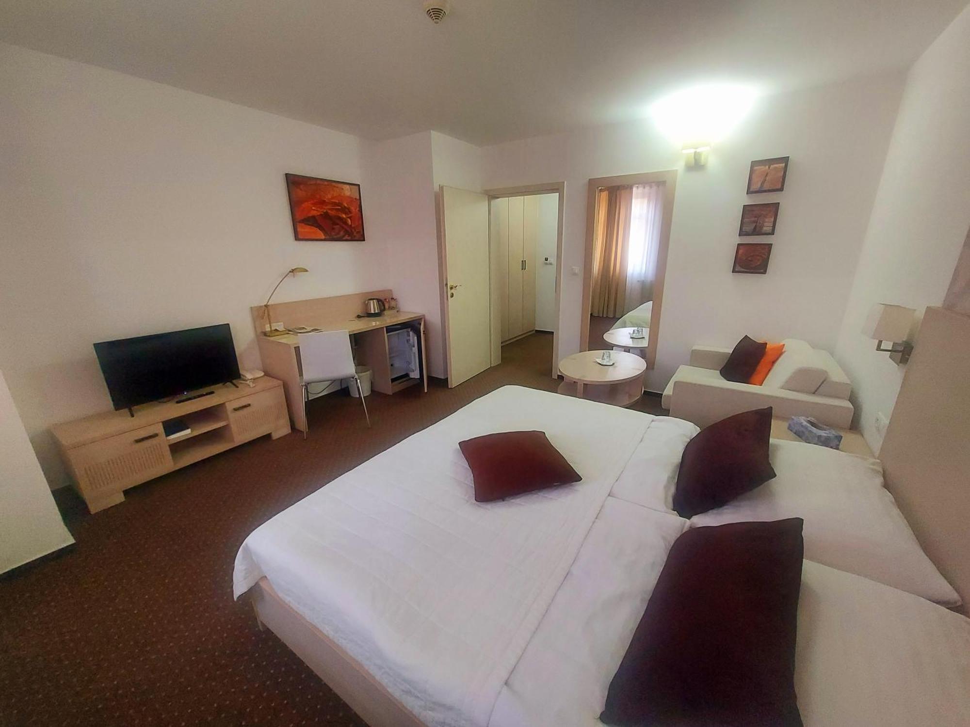 Hotel Slameny Dom & Spa Malá Ida 외부 사진