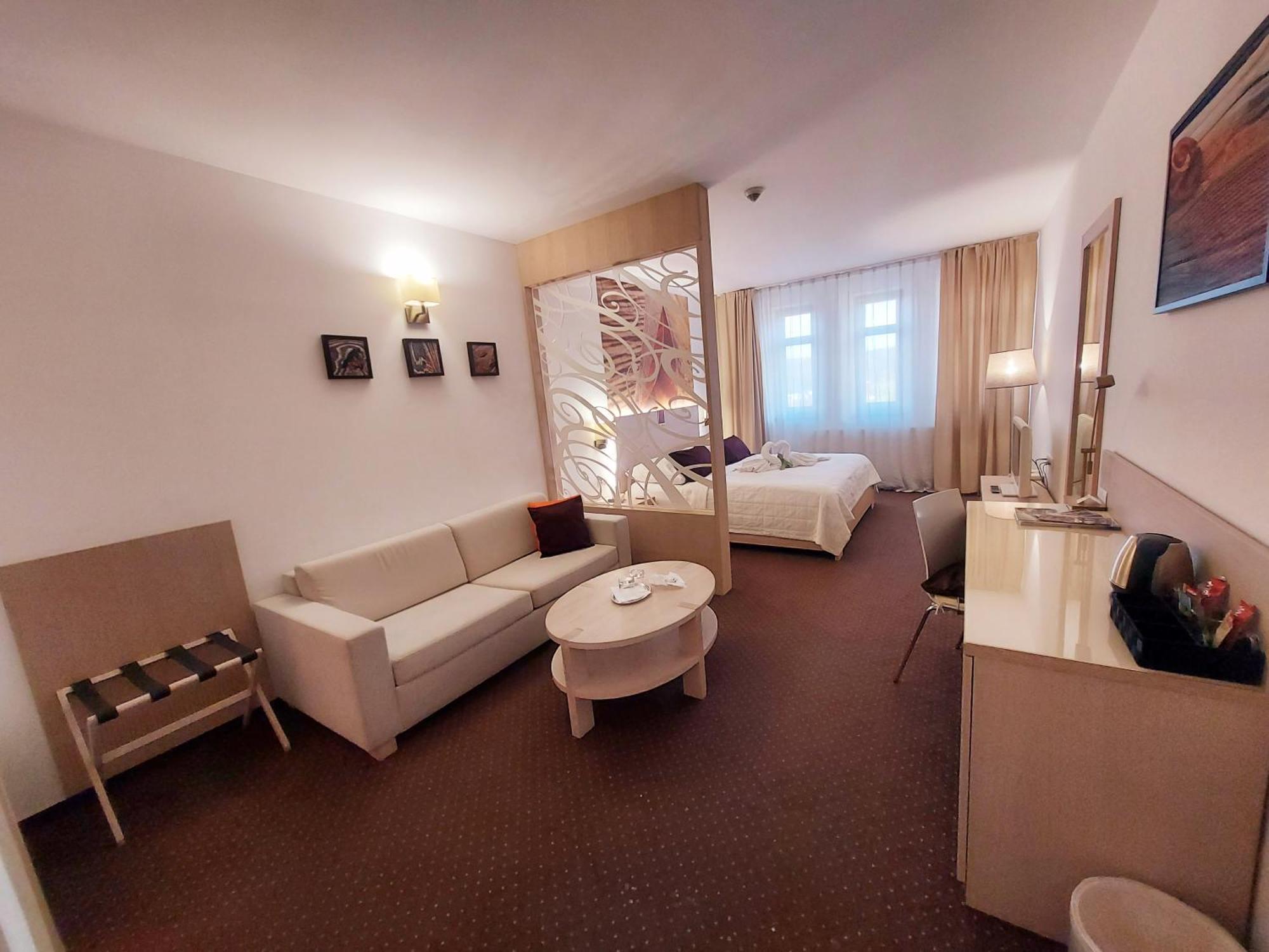 Hotel Slameny Dom & Spa Malá Ida 외부 사진