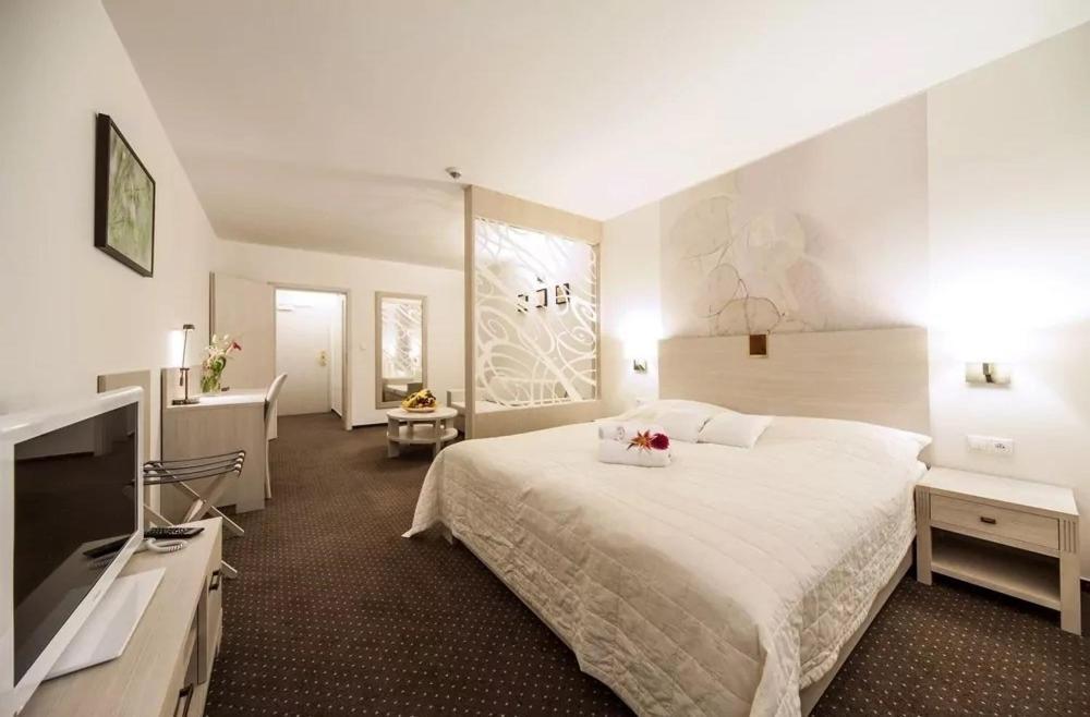 Hotel Slameny Dom & Spa Malá Ida 외부 사진