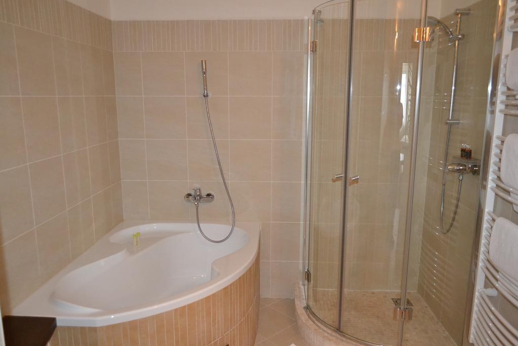 Hotel Slameny Dom & Spa Malá Ida 외부 사진